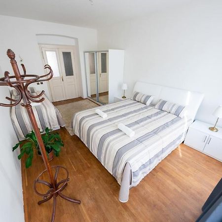6 Bob'S Apartments - 3 Bedrooms, King Size Beds Prag Exterior foto