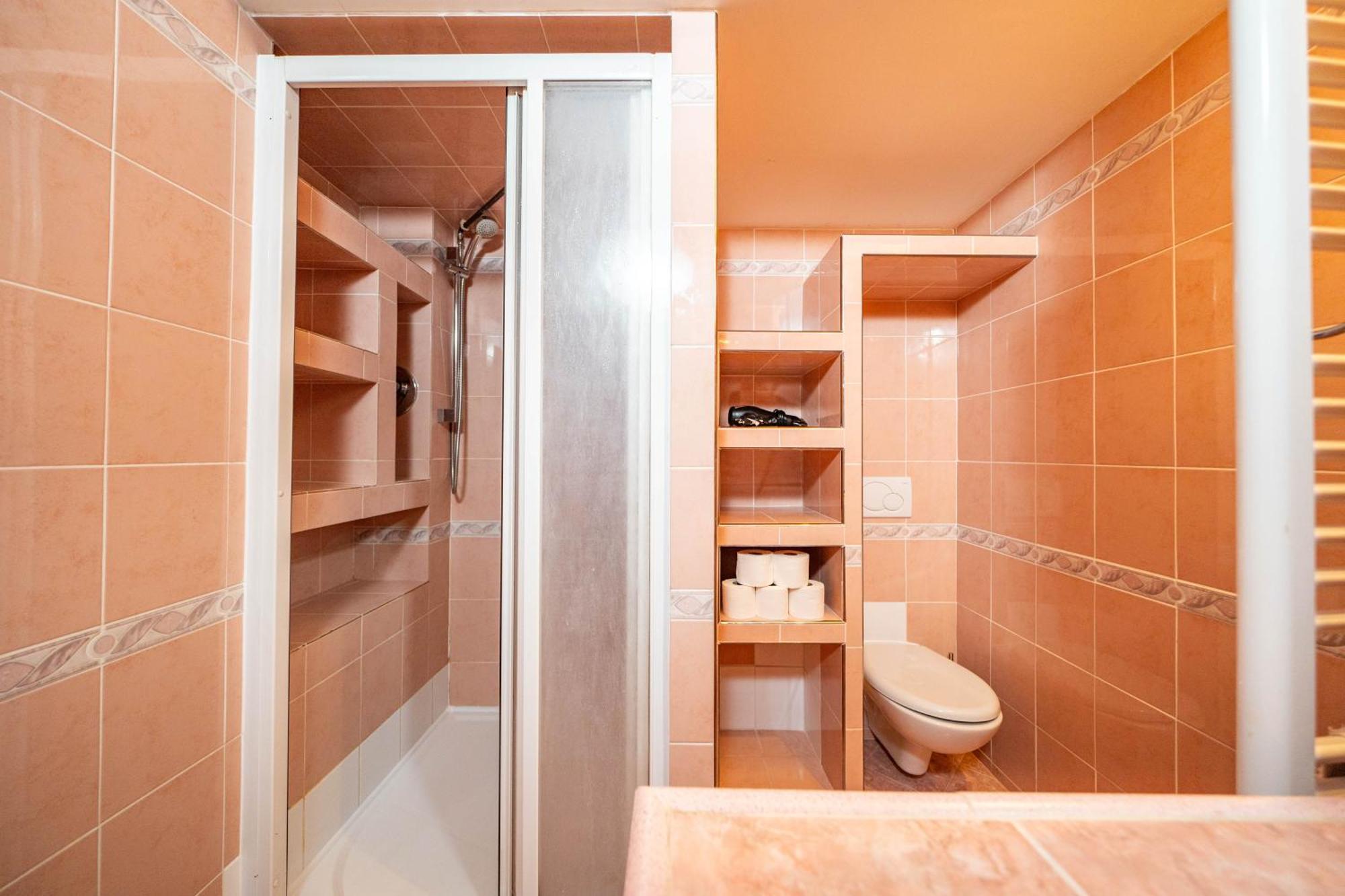 6 Bob'S Apartments - 3 Bedrooms, King Size Beds Prag Exterior foto