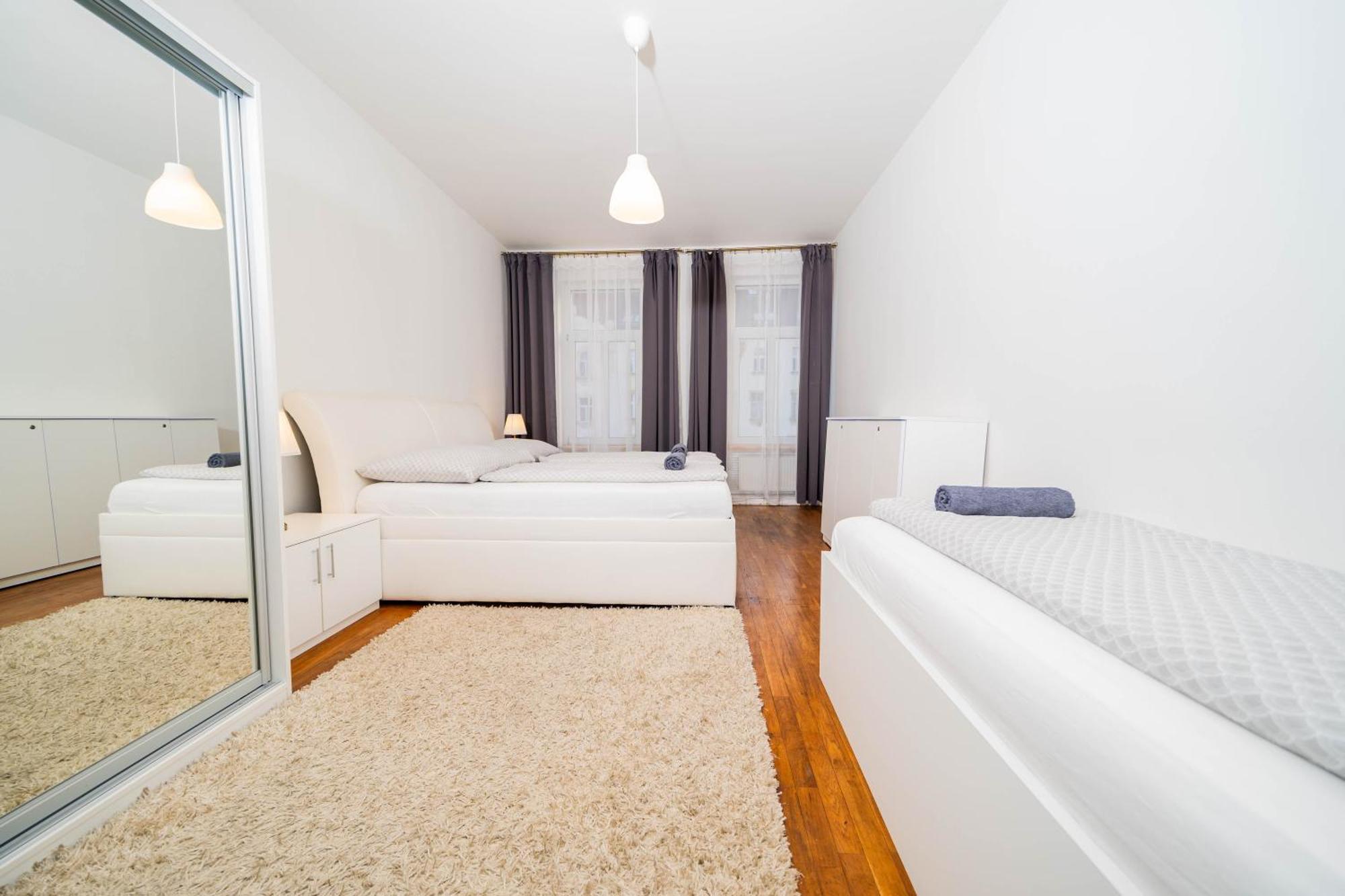 6 Bob'S Apartments - 3 Bedrooms, King Size Beds Prag Exterior foto
